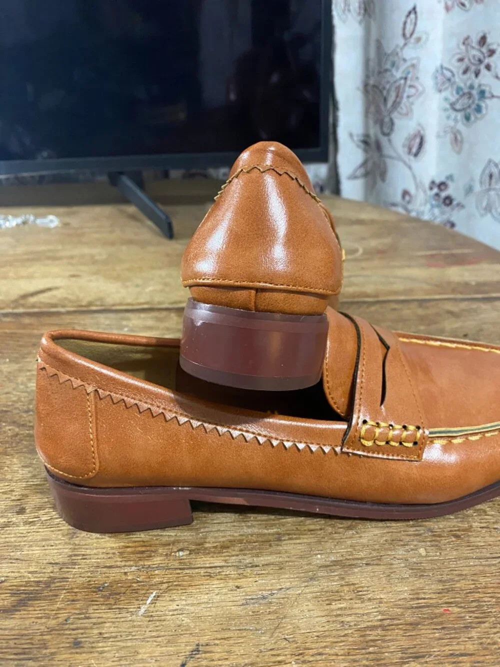 Women's Shoes - Picture 4 of 5